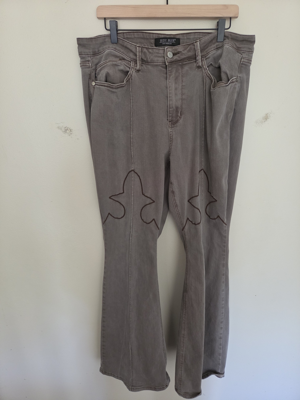 Judy Blue Women's Flared Jeans with Decorative Western Style Stitching